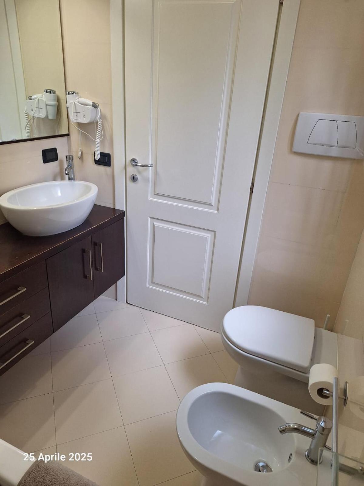 Apartamento Il Melograno Rímini Exterior foto